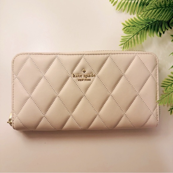 Kate Spade Quilted White Cream Beige Leather Zip Around Wallet NWT - Picture 2 of 13
